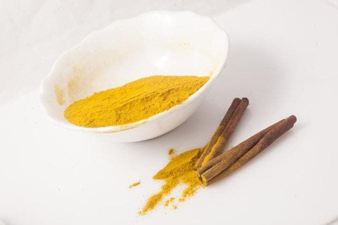 Batido de canela y cúrcuma
