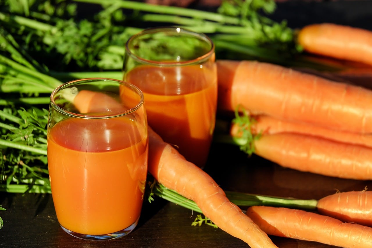 Jugo de zanahoria podría ayudar a combatir el cáncer